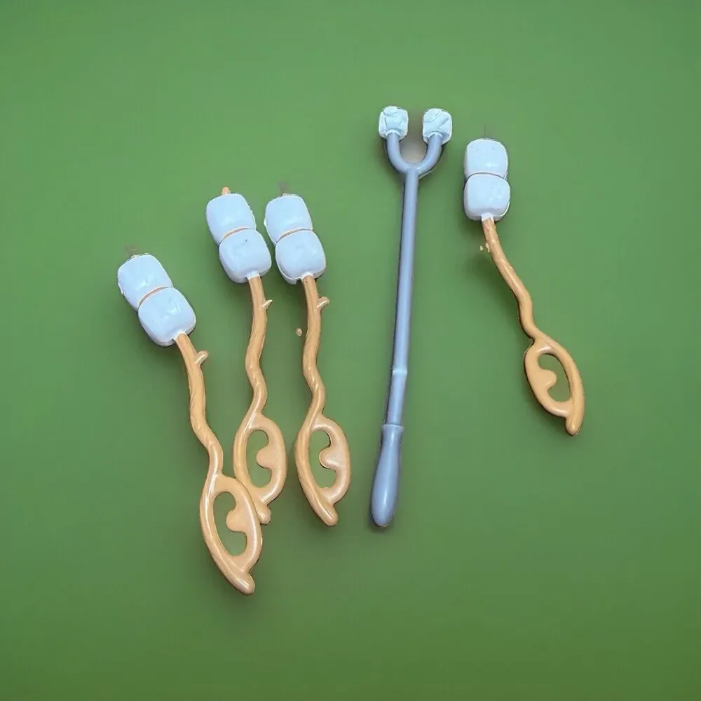 Mattel Barbie Doll Accessory Dream House Campfire Marshmallow Sticks 5 pieces